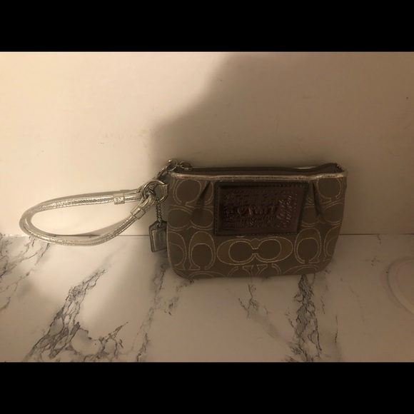 Coach wristlet - Picture 2 of 4